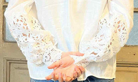 Vacker v-ringad spetsblus