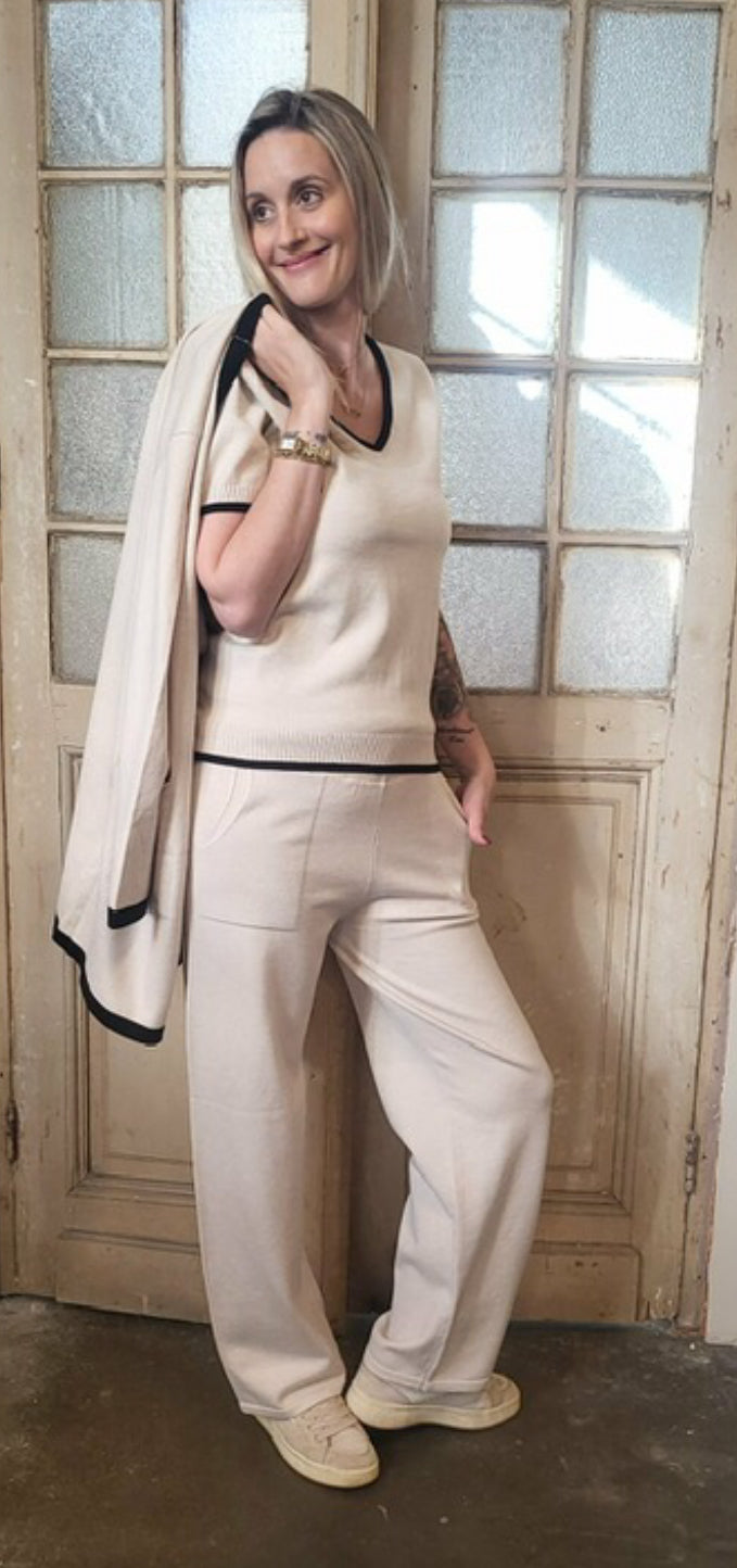 Sköna slätstickade byxor med fickor