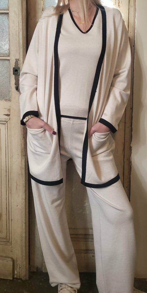 Sköna slätstickade byxor med fickor