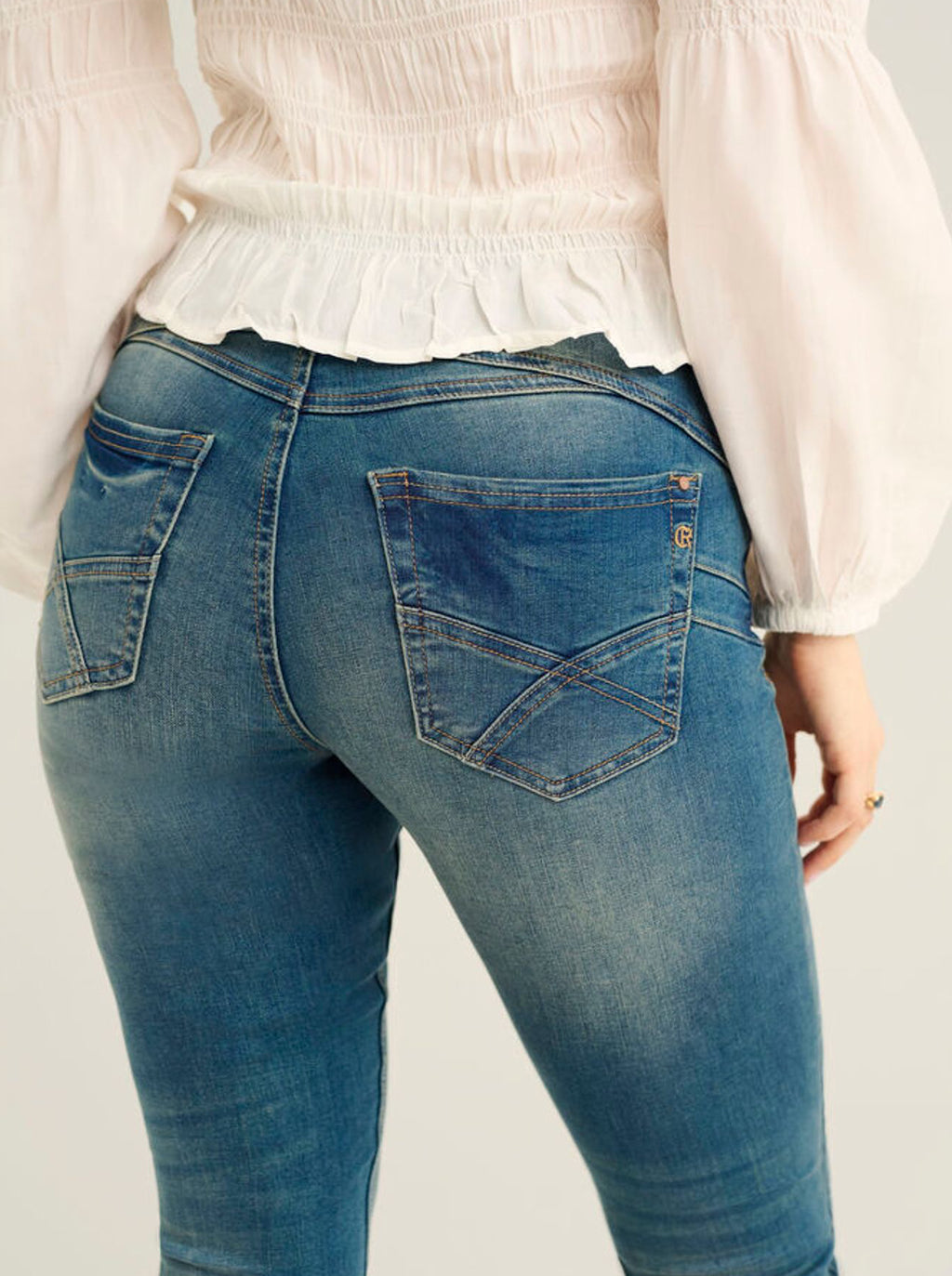 Amalie Jeans Shape Fit